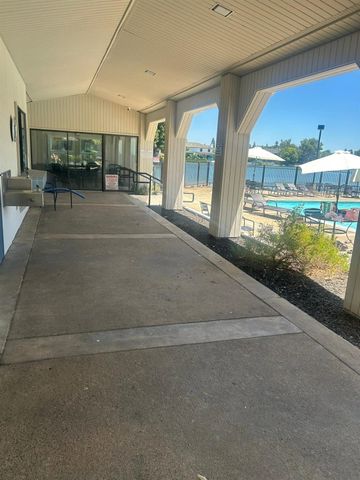 1830 Lakeshore Dr, Lodi, CA 95242