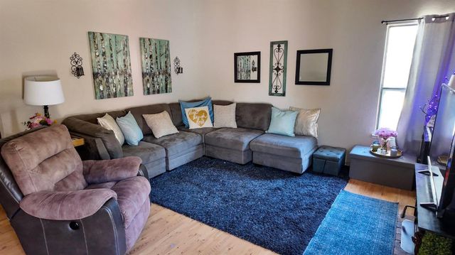 1830 Lakeshore Dr, Lodi, CA 95242