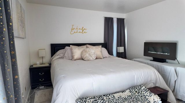 1830 Lakeshore Dr, Lodi, CA 95242