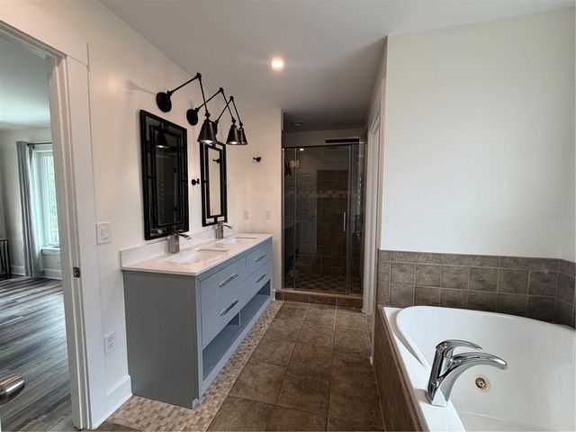1204 E ELLICOTT STREET, Tampa, FL 33603