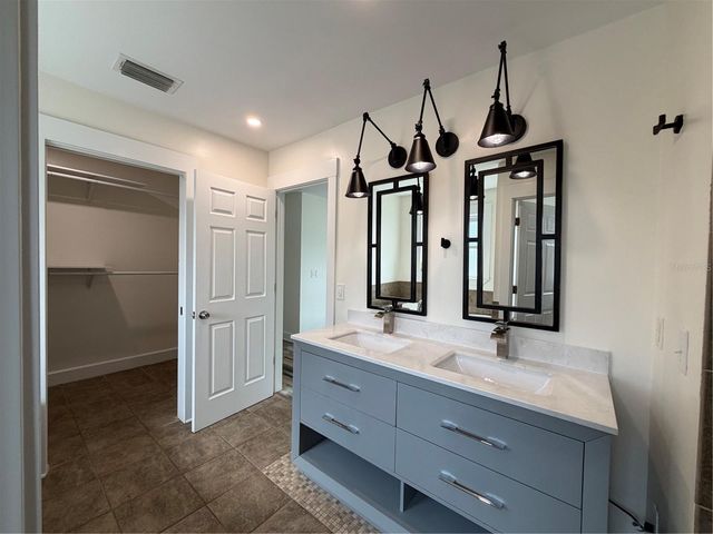 1204 E ELLICOTT STREET, Tampa, FL 33603
