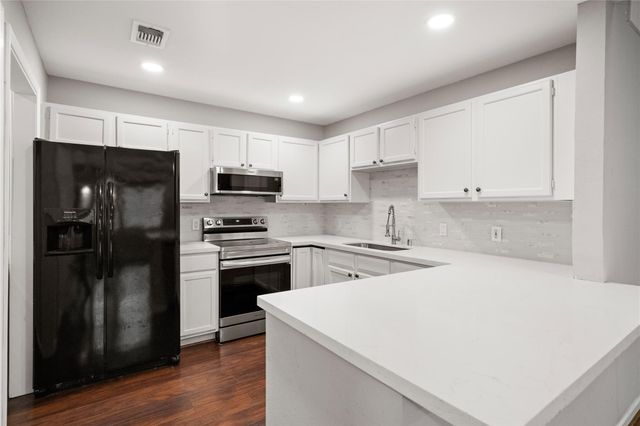 54 Sawmill Grove Lane, The Woodlands, TX 77380