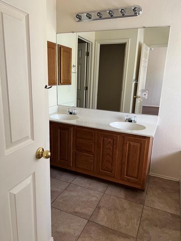 8326 Alvin High LN, Austin, TX 78729