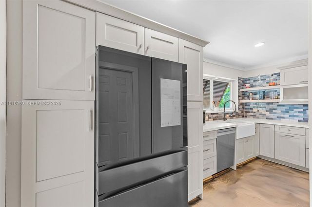 901 W Tropical Way, Plantation, FL 33317