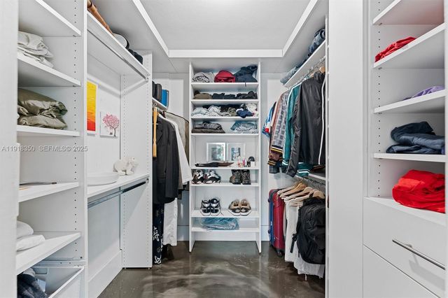 901 W Tropical Way, Plantation, FL 33317