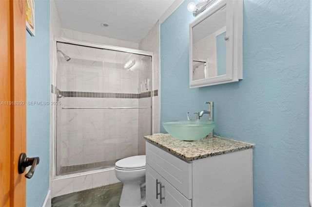 901 W Tropical Way, Plantation, FL 33317