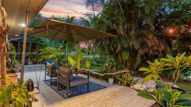 901 W Tropical Way, Plantation, FL 33317