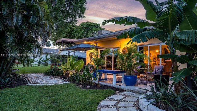 901 W Tropical Way, Plantation, FL 33317