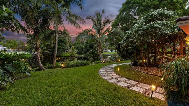 901 W Tropical Way, Plantation, FL 33317