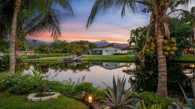 901 W Tropical Way, Plantation, FL 33317