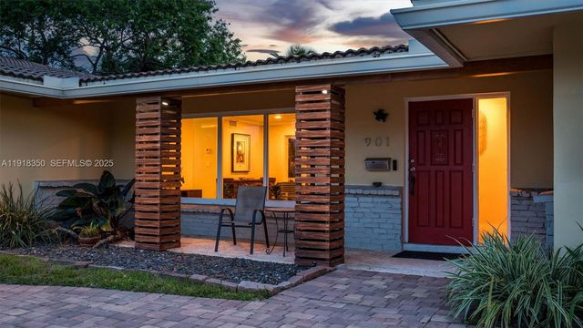 901 W Tropical Way, Plantation, FL 33317