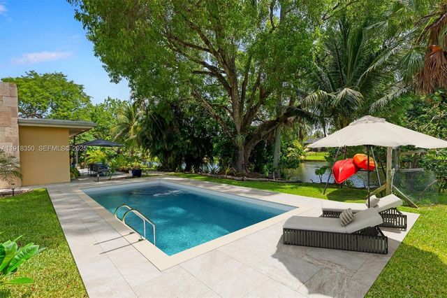 901 W Tropical Way, Plantation, FL 33317