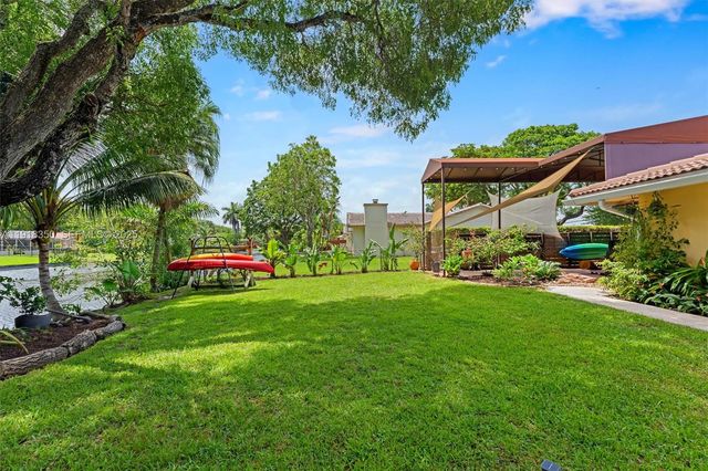 901 W Tropical Way, Plantation, FL 33317