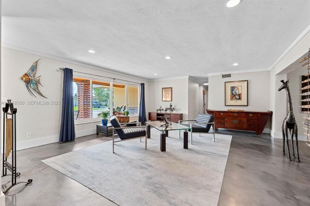 901 W Tropical Way, Plantation, FL 33317