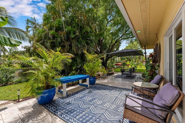 901 W Tropical Way, Plantation, FL 33317