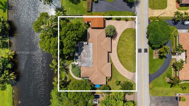 901 W Tropical Way, Plantation, FL 33317