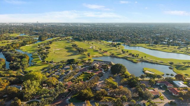 901 W Tropical Way, Plantation, FL 33317