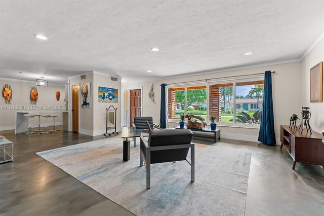 901 W Tropical Way, Plantation, FL 33317