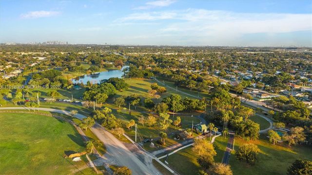 901 W Tropical Way, Plantation, FL 33317