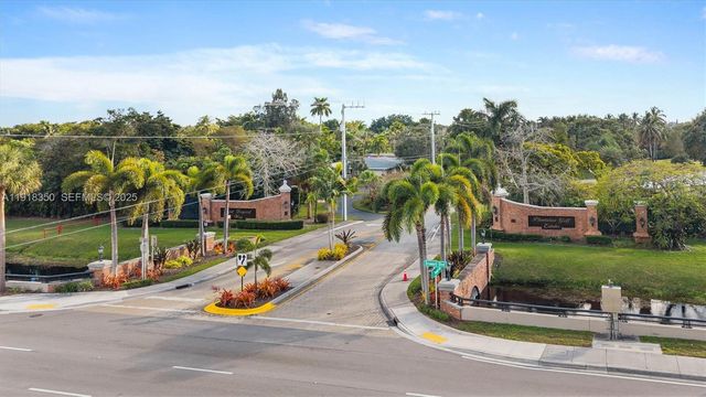 901 W Tropical Way, Plantation, FL 33317