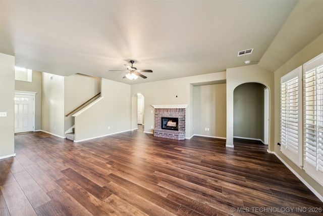 11710 S Willow Place, Jenks, OK 74037