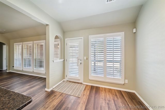 11710 S Willow Place, Jenks, OK 74037