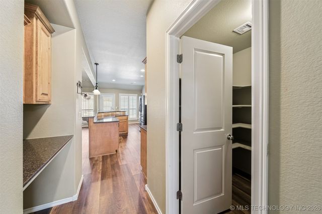 11710 S Willow Place, Jenks, OK 74037