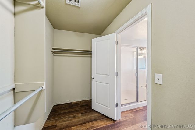 11710 S Willow Place, Jenks, OK 74037