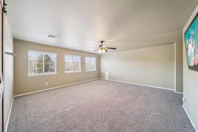 11710 S Willow Place, Jenks, OK 74037