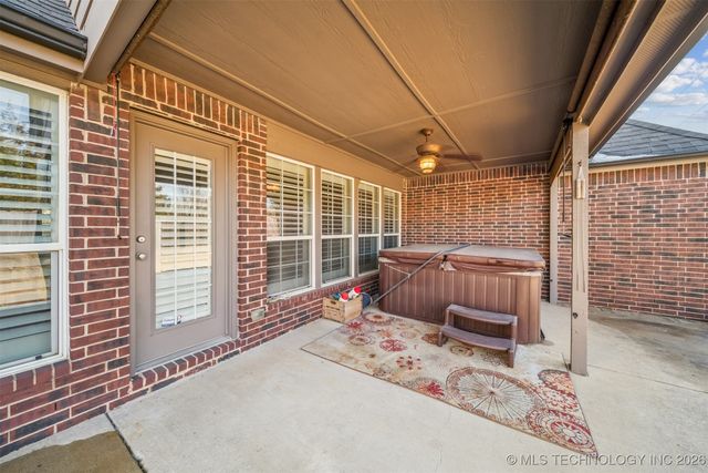 11710 S Willow Place, Jenks, OK 74037