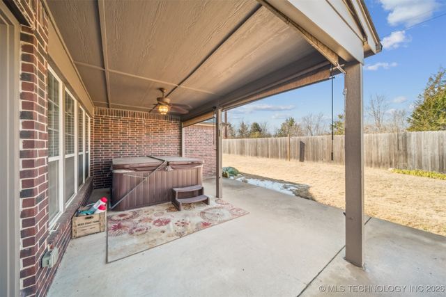 11710 S Willow Place, Jenks, OK 74037
