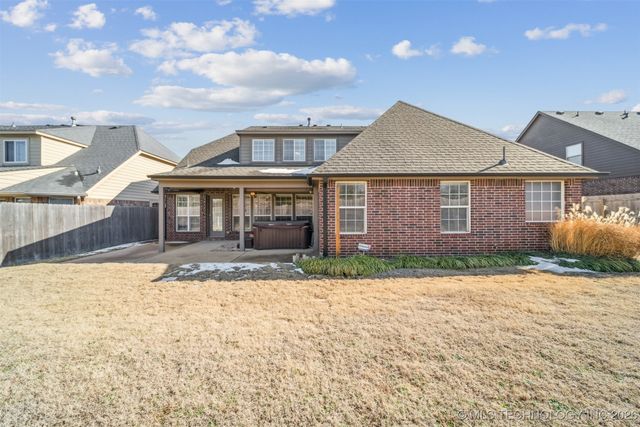 11710 S Willow Place, Jenks, OK 74037