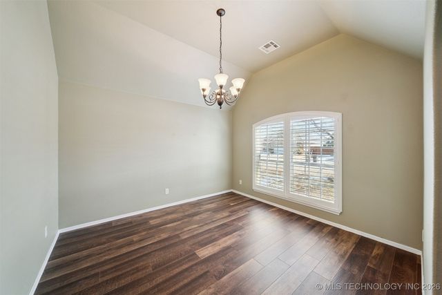 11710 S Willow Place, Jenks, OK 74037