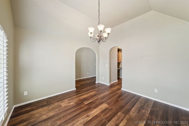 11710 S Willow Place, Jenks, OK 74037