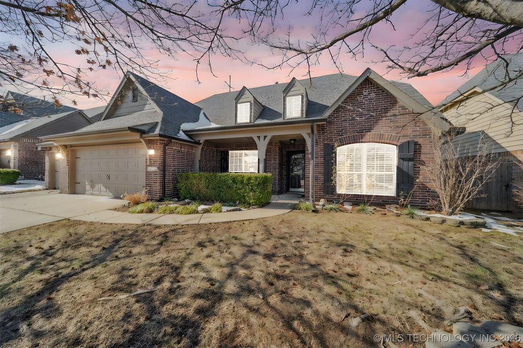 11710 S Willow Place, Jenks, OK 74037