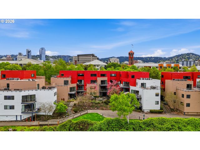 910 Nw NAITO Pkwy Nw I-12, Portland, OR 97209