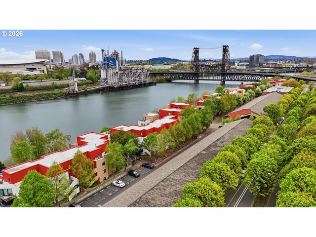 910 Nw NAITO Pkwy Nw I-12, Portland, OR 97209