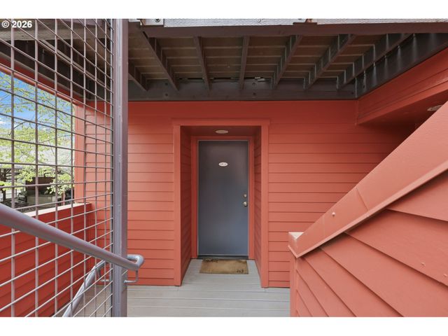 910 Nw NAITO Pkwy Nw I-12, Portland, OR 97209