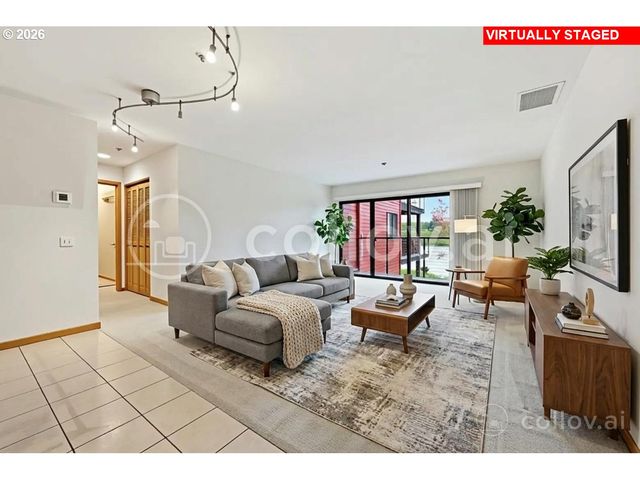 910 Nw NAITO Pkwy Nw I-12, Portland, OR 97209