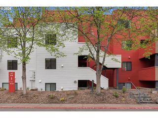 910 Nw NAITO Pkwy Nw I-12, Portland, OR 97209