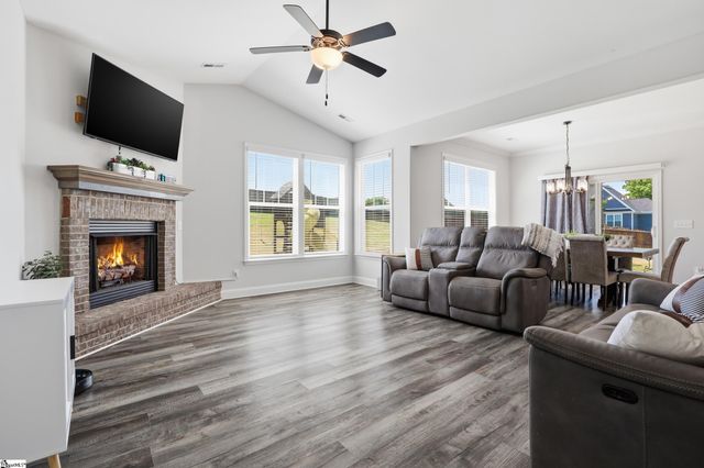 204 Claridge Way, Greer, SC 29651