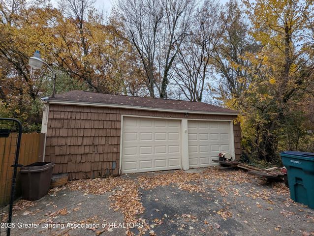 1609 N Gilcrest Avenue, East Lansing, MI 48823