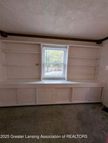 1609 N Gilcrest Avenue, East Lansing, MI 48823