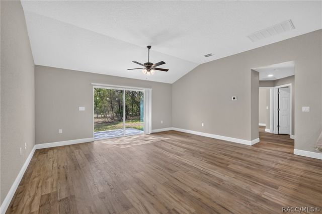 10260 N Spaulding Drive, Citrus Springs, FL 34433