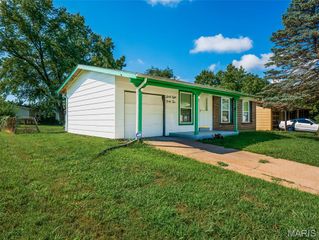 6842 Champana Drive, Florissant, MO 63033