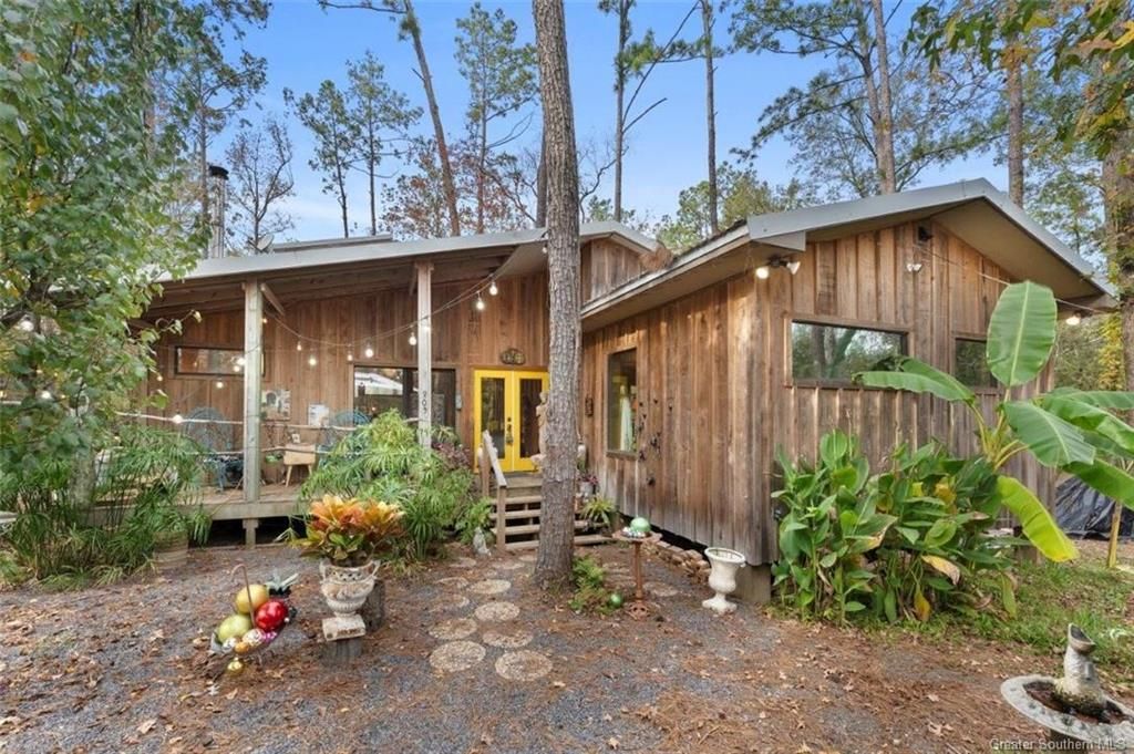 805 Willow Springs Road, Sulphur, LA 70663