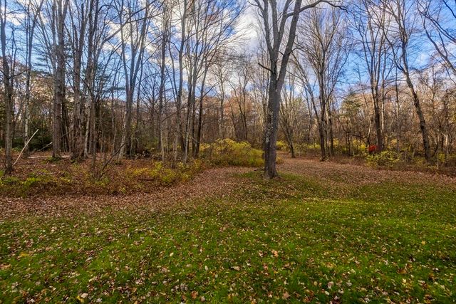 31 Leadmine Road, Southampton, MA 01073