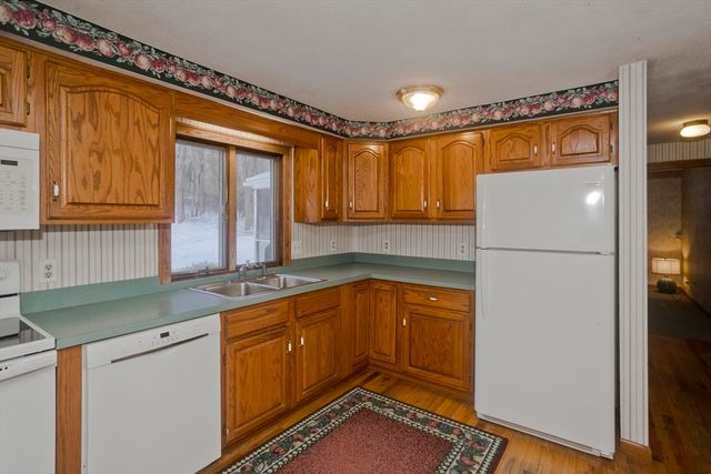 31 Leadmine Road, Southampton, MA 01073