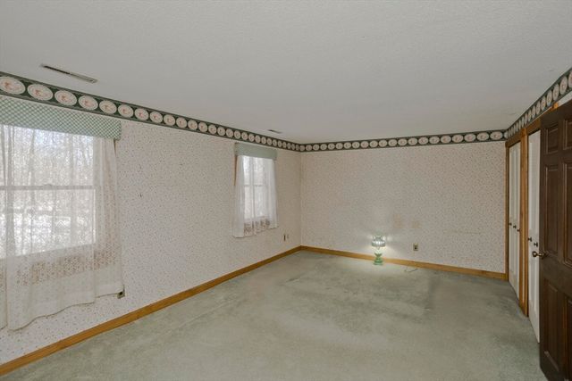 31 Leadmine Road, Southampton, MA 01073