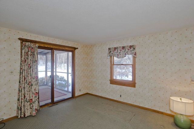 31 Leadmine Road, Southampton, MA 01073